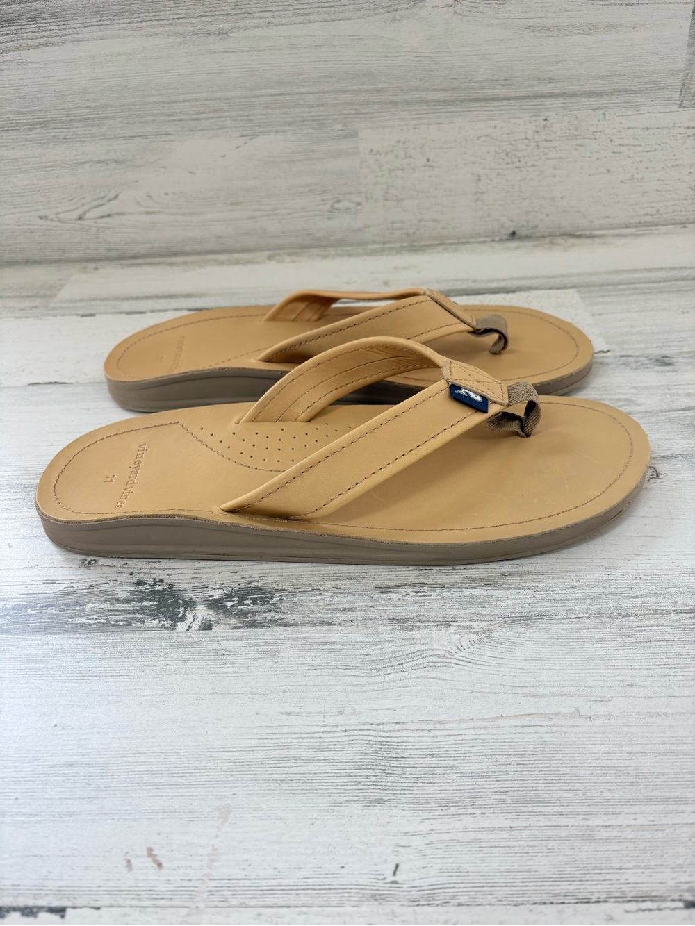 Vineyard Vines Men’s Size 11 Slip On Flip Flop Thong Sandals In Natural Tan